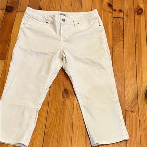 d. jeans White Cropped Capri  stretch Jeans